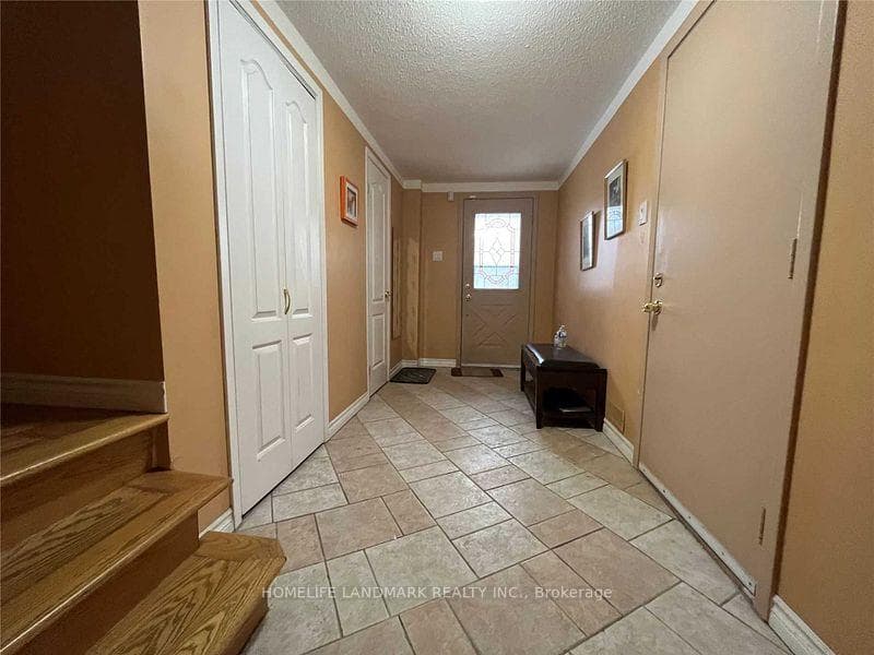 26 Joanna Crescent photo 2