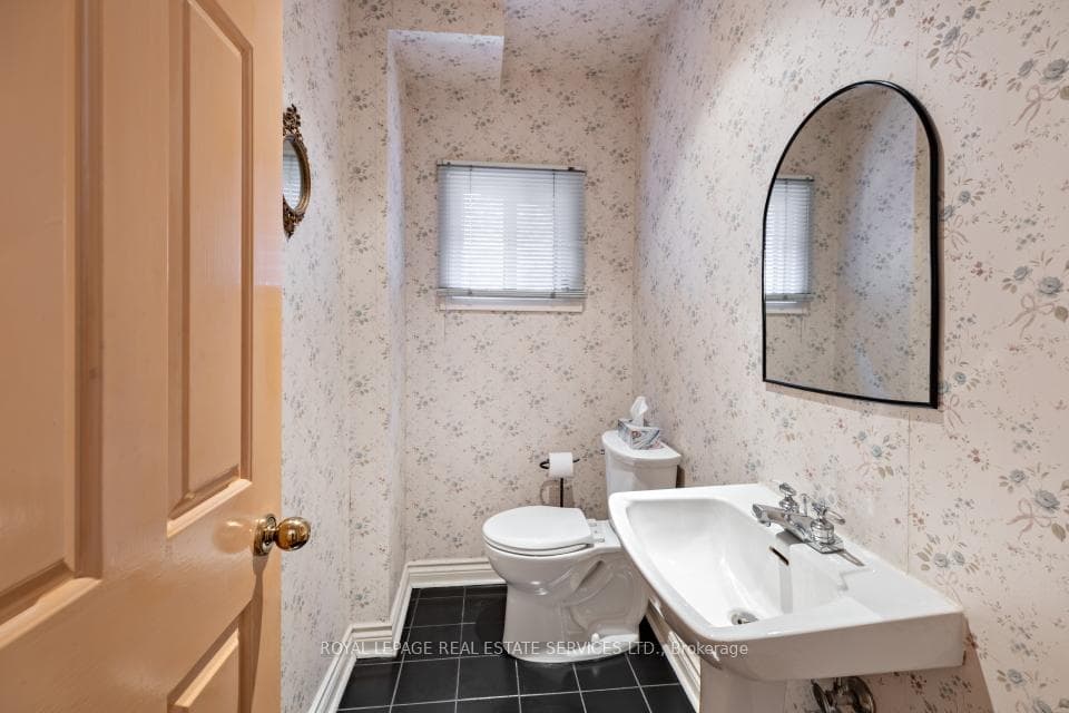 29 Cameron Avenue photo 17