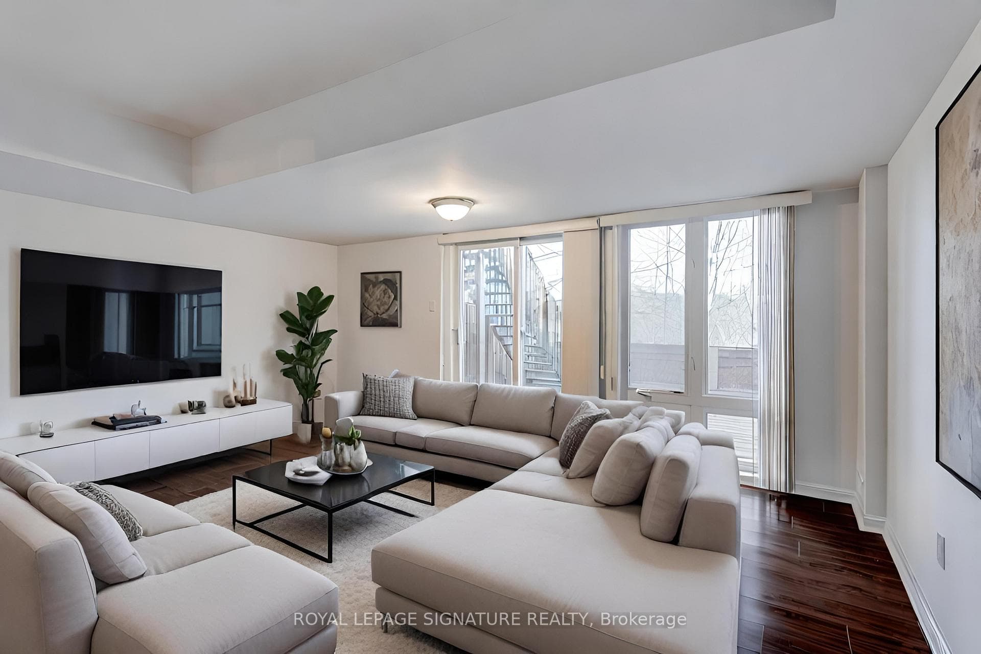 92 Dallimore Circle photo 9