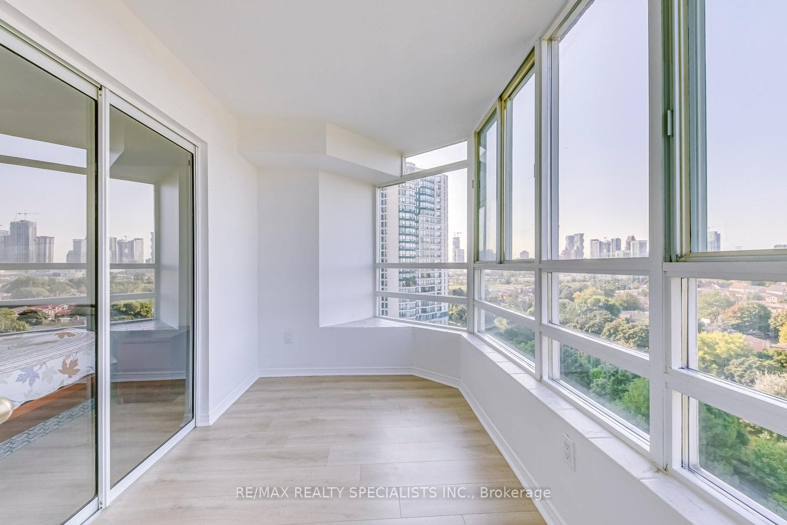 50 Kingsbridge Garden Circle Unit 1013 photo 24