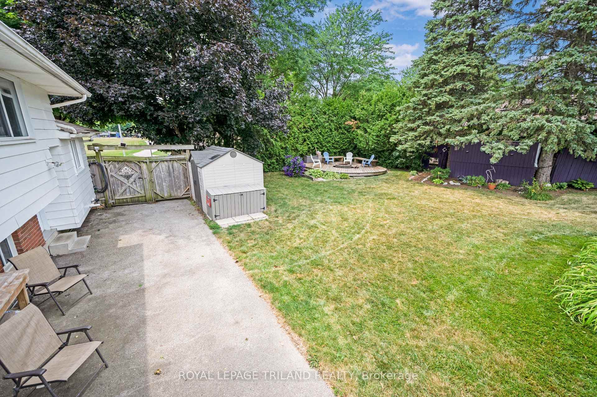 73 GENEVIVE Place photo 38