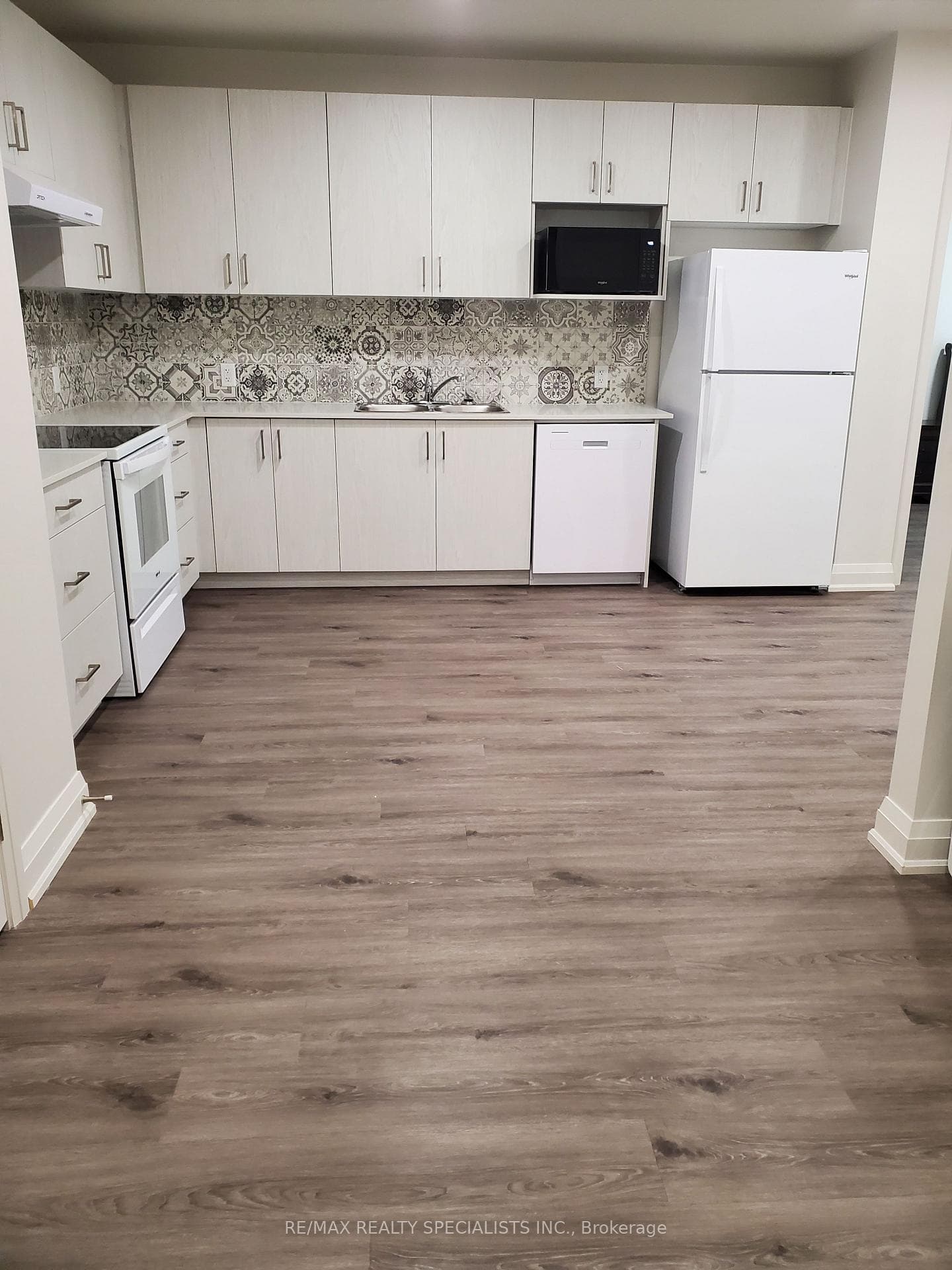 307 King Street Unit 306 photo 3