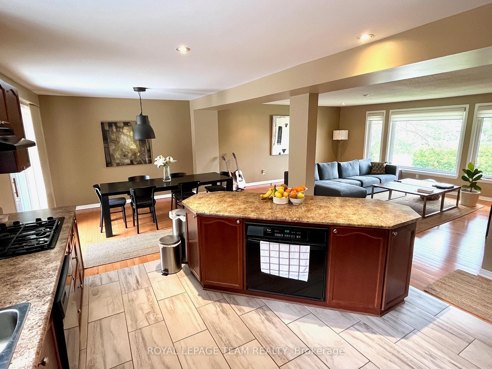 102 Monterey Drive photo 6