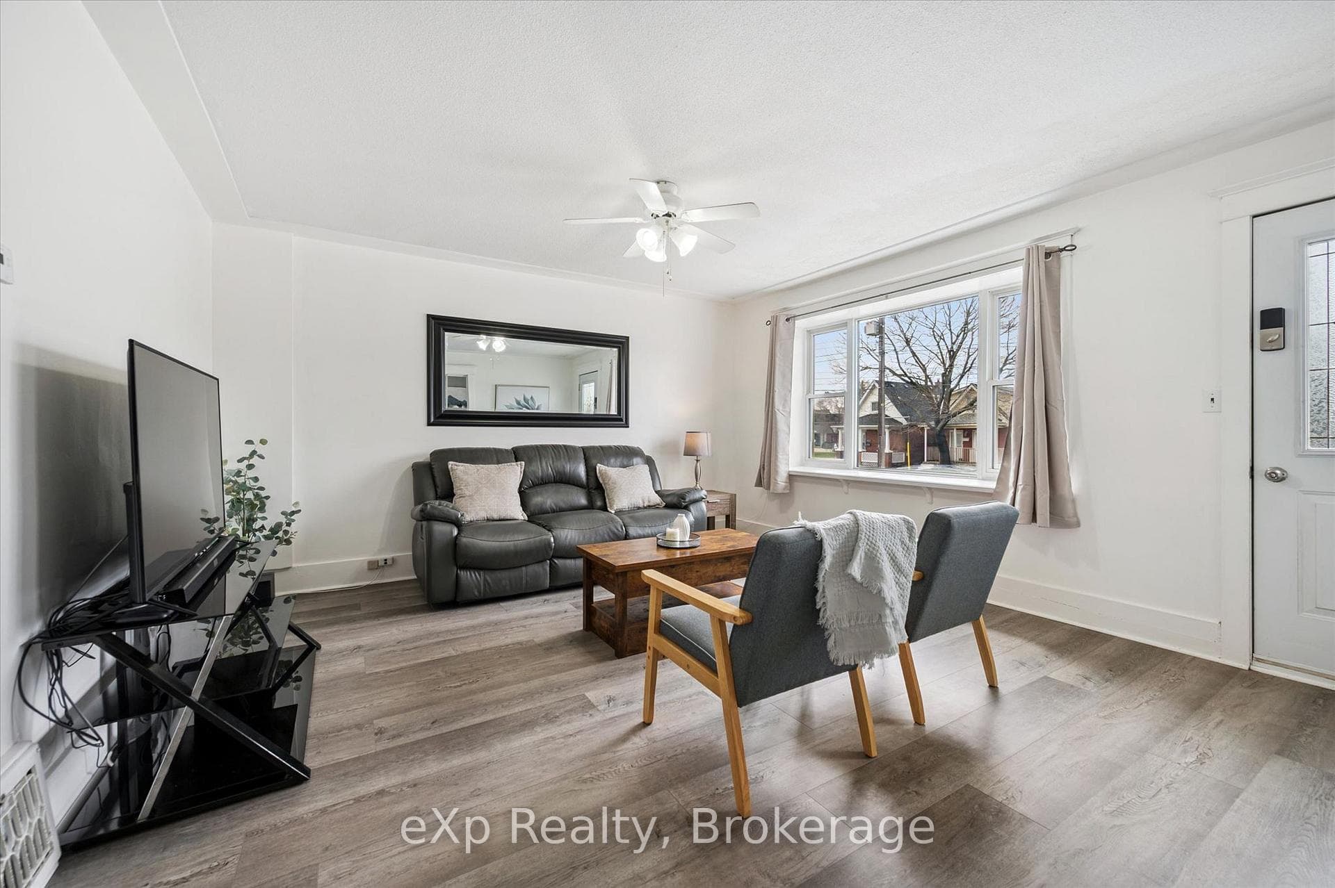 146 Victoria Road photo 5