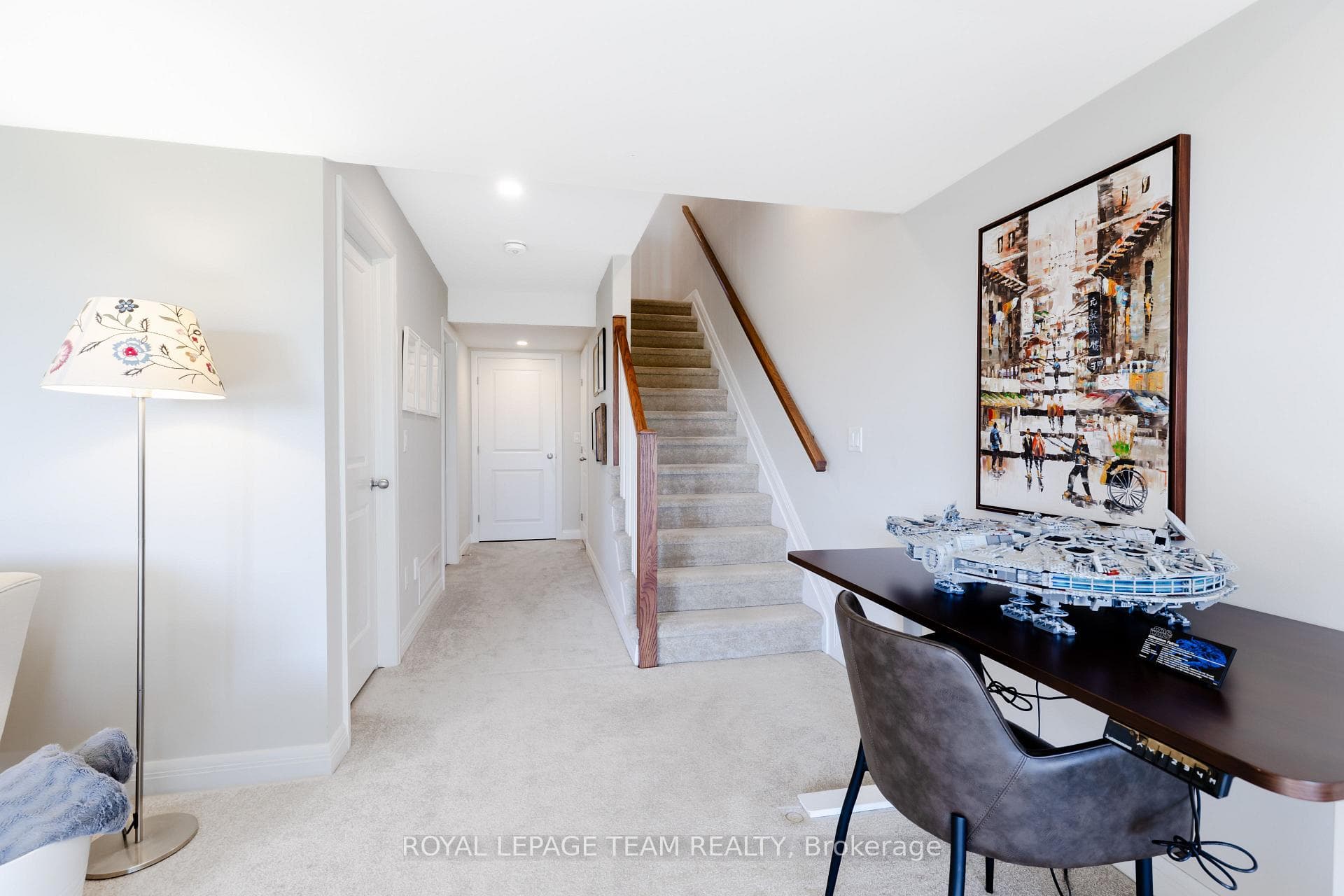 86 Escarpment Crescent photo 45