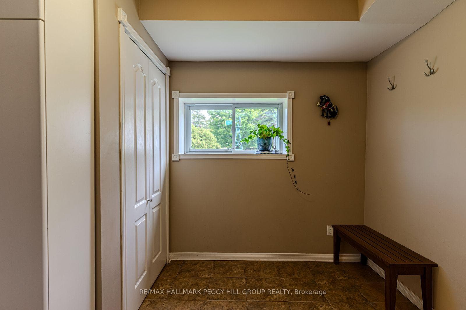 8064 9th Line photo 11
