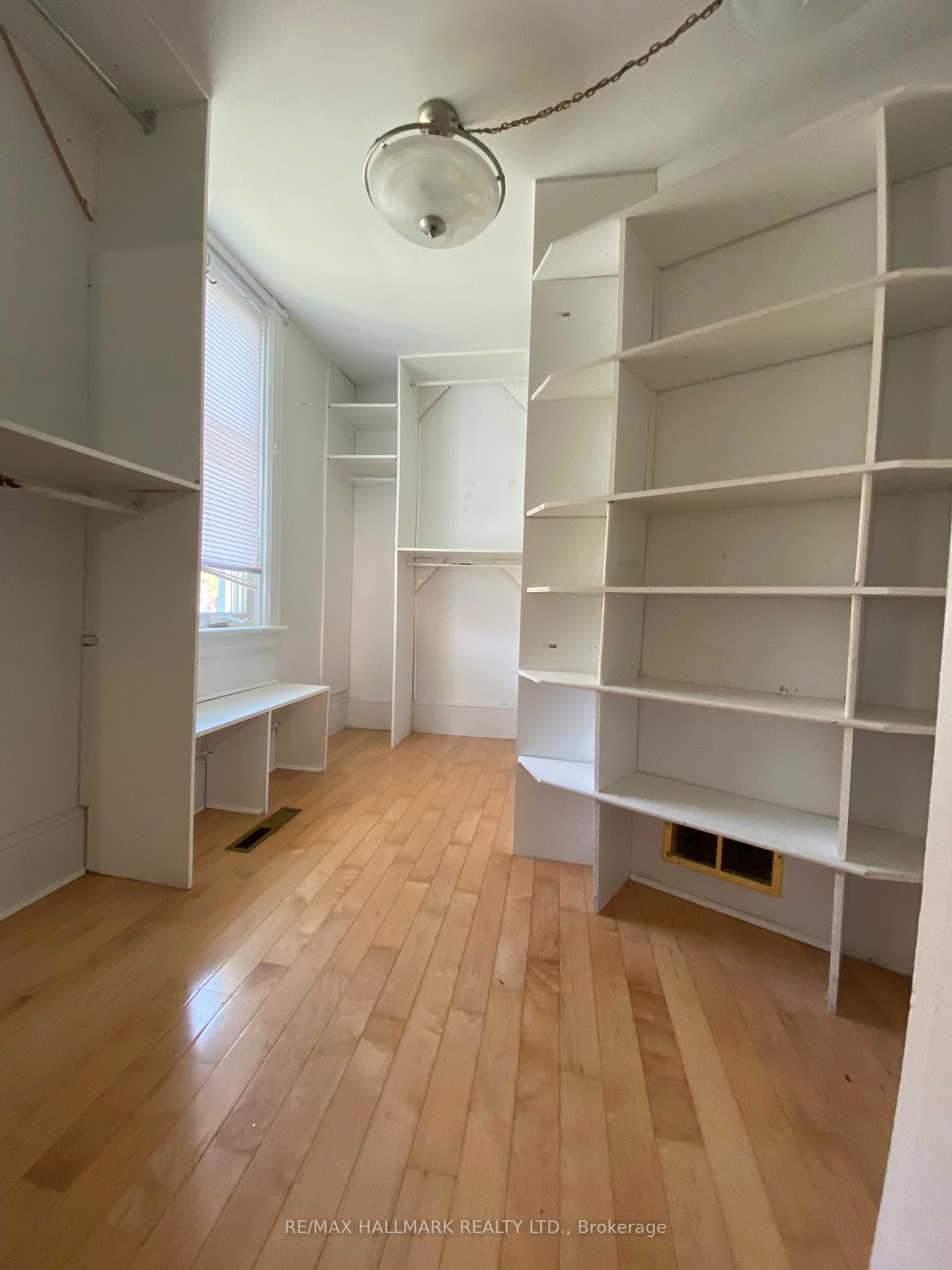 5440 Yonge Street photo 8