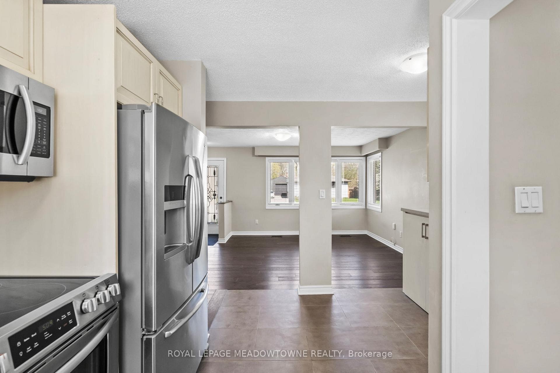 176 Longfield Road Unit Upper photo 11