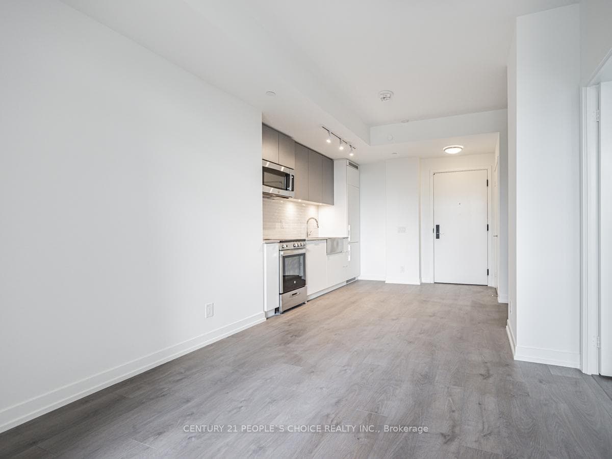 270 Dufferin Street Unit 713 photo 7