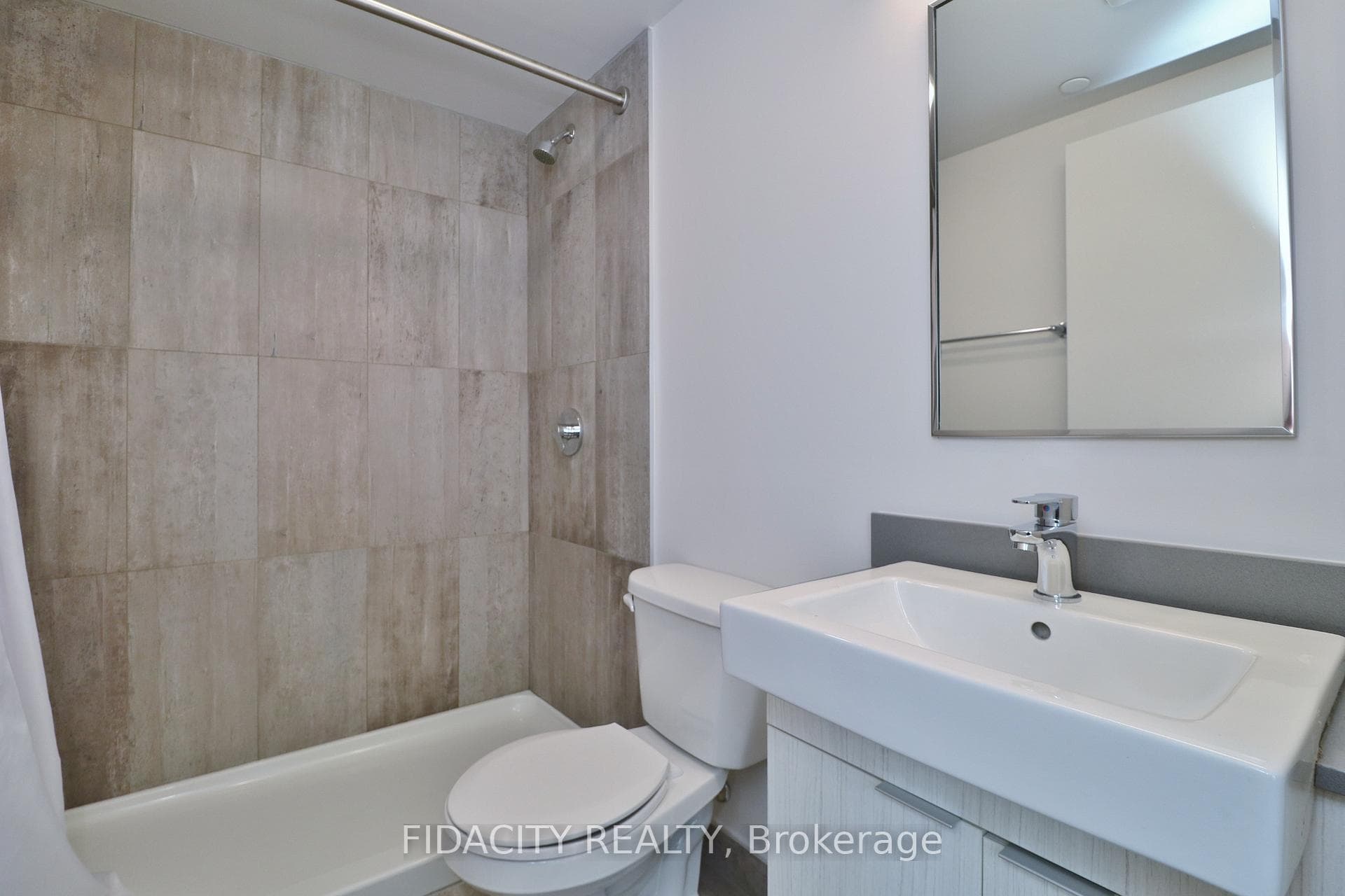 105 Champagne Avenue Unit 719 photo 13