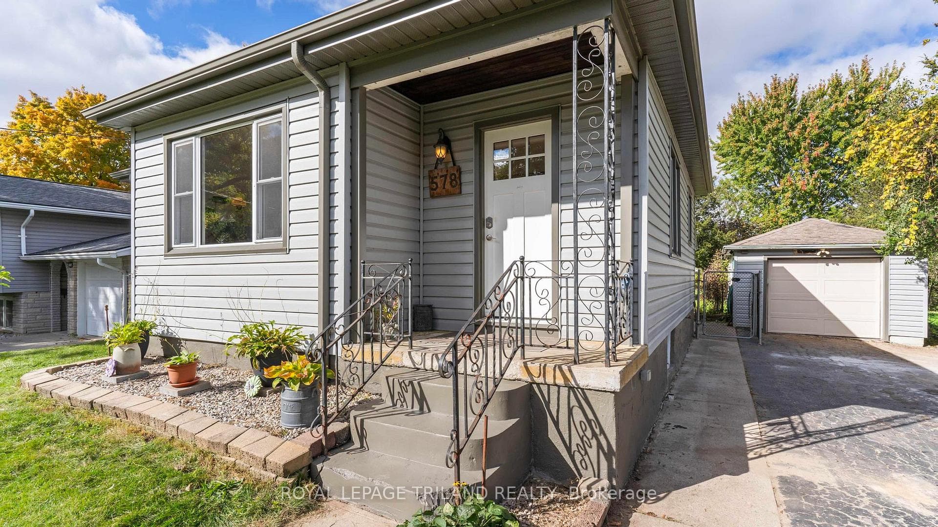 578 Creston Avenue photo 3