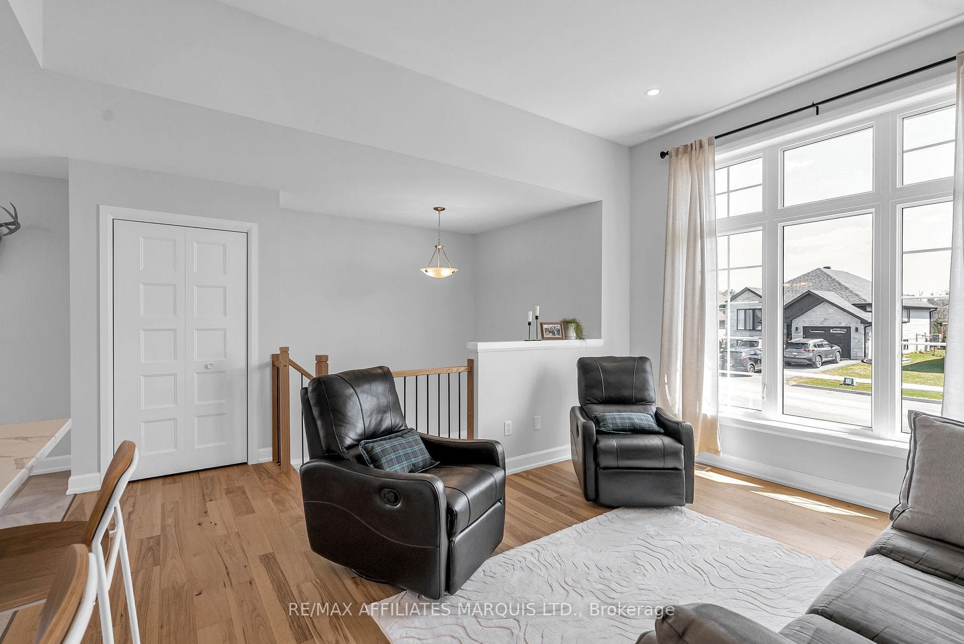 3103 Laidlaw Avenue photo 7