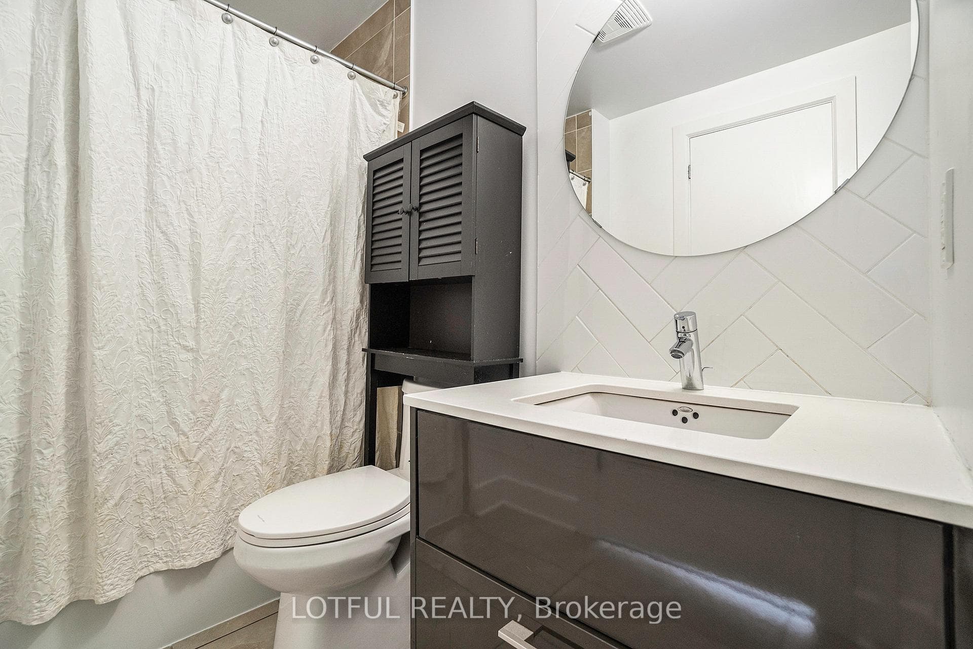 255 BAY Street Unit 1705 photo 14