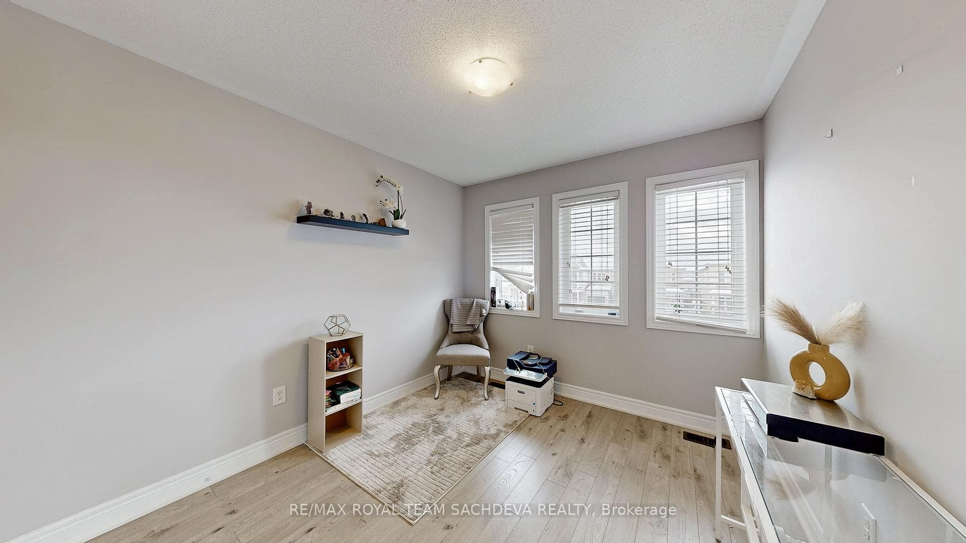 56 Dewell Crescent photo 31