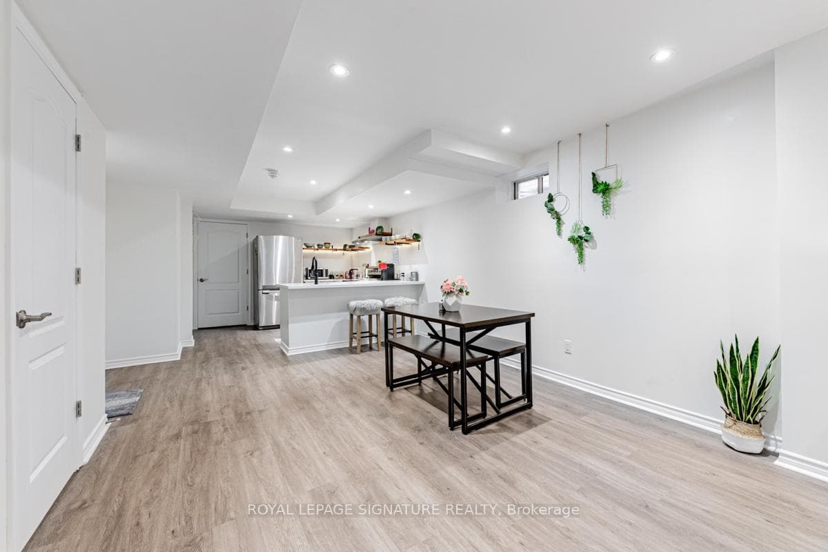 326 Chouinard Way photo 30