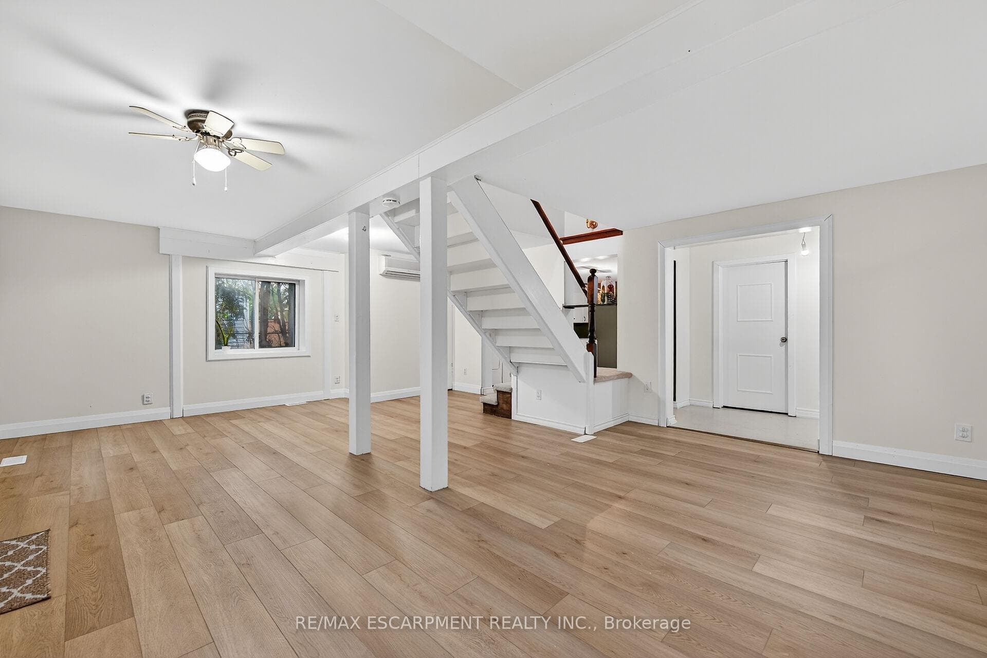 17 Oneida Street photo 8
