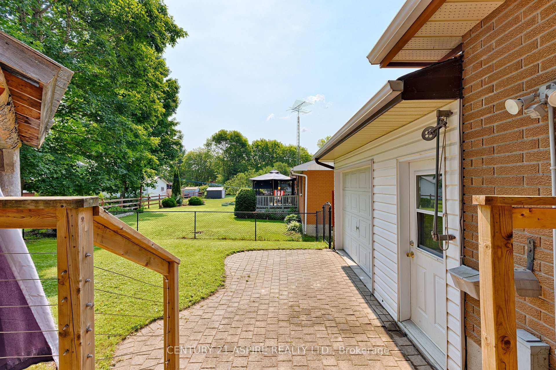 22 Harris Crescent photo 41
