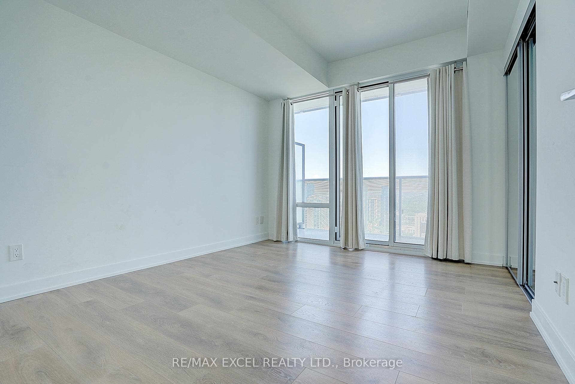 501 Yonge Street Unit 3509 photo 20