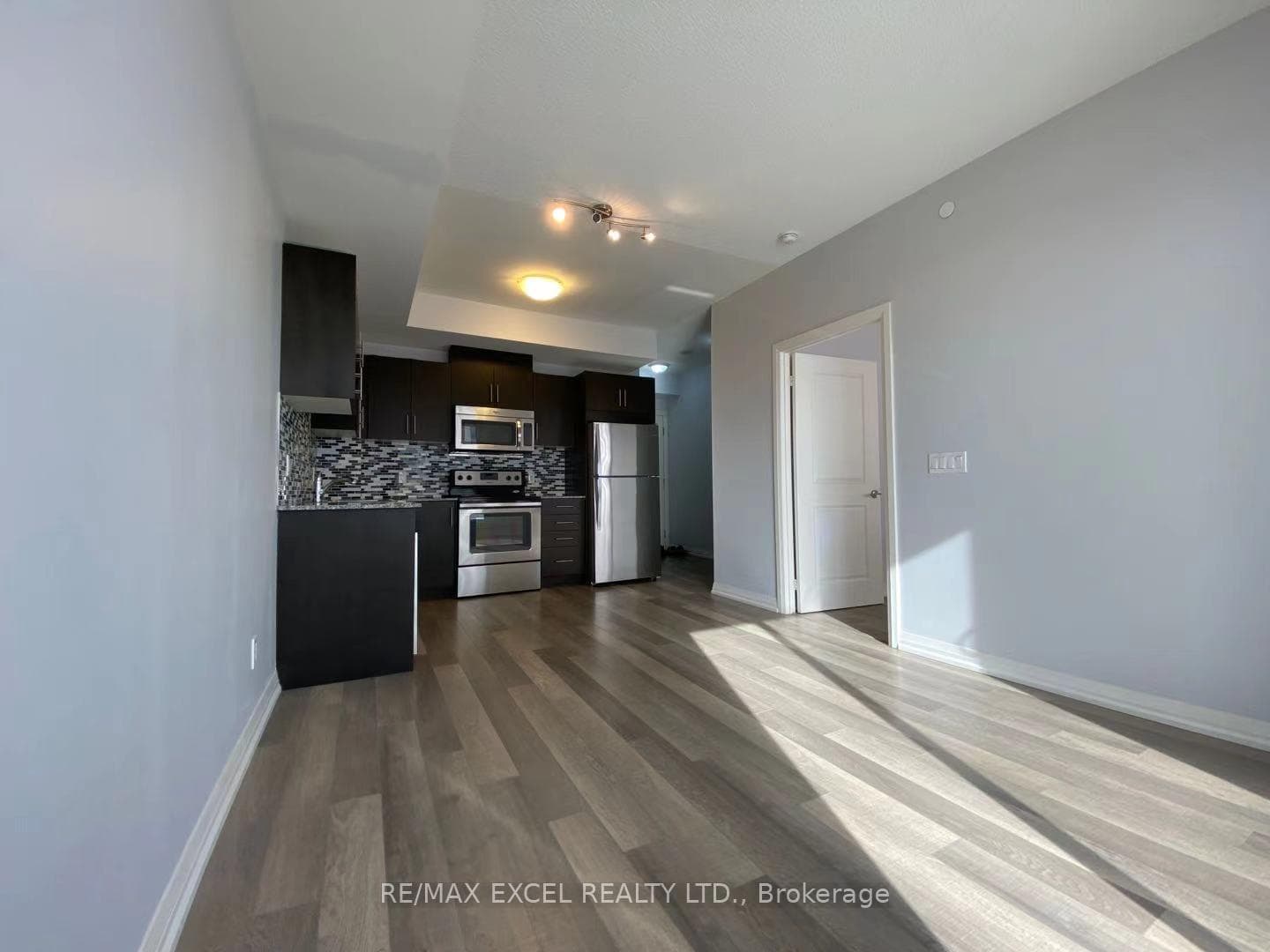 9506 Markham Road Unit 903 photo 10