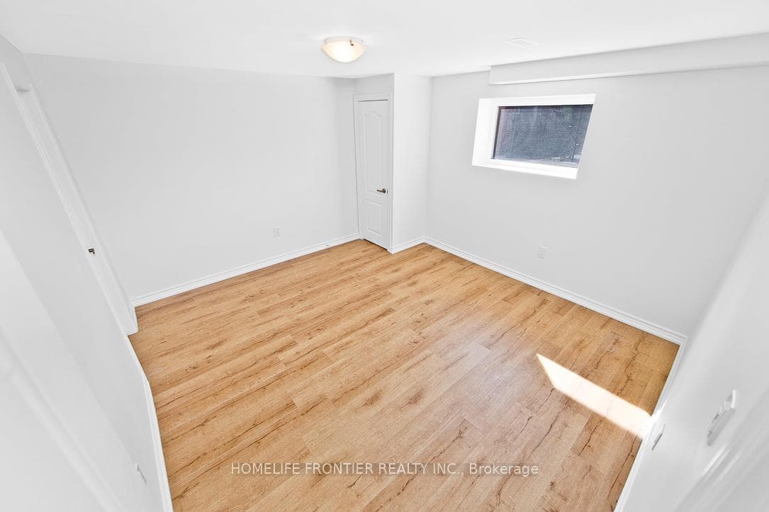 311 Hinton Terrace Unit Lower photo 8