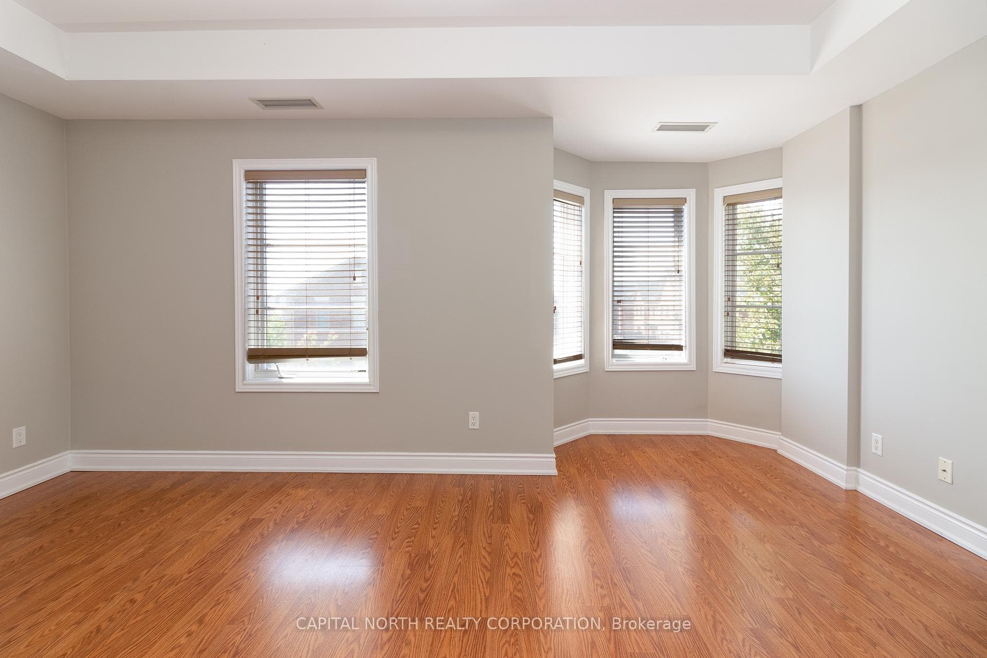 9901 Keele Street Unit 305 photo 18