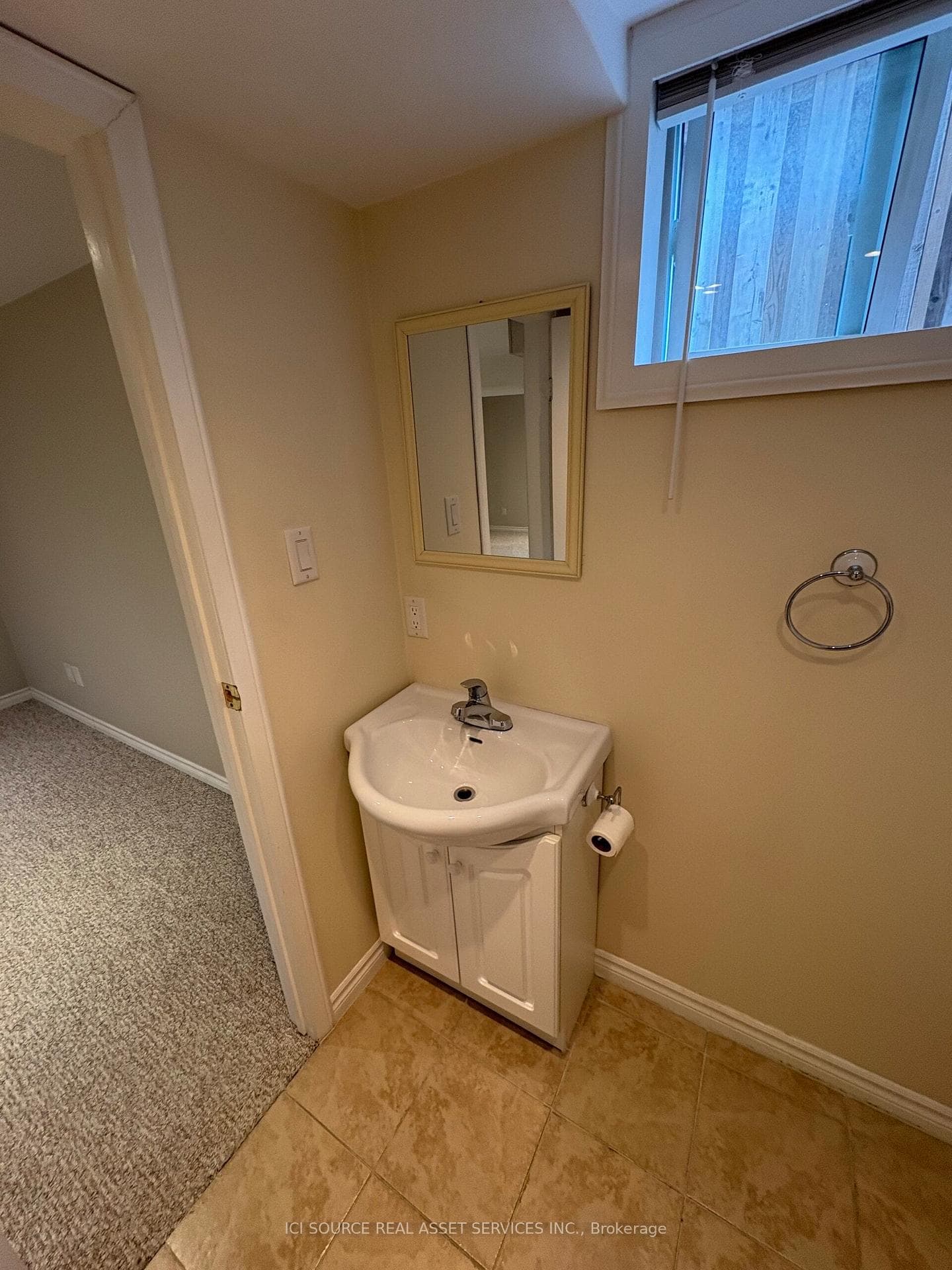474 Arnhem Drive Unit B photo 16