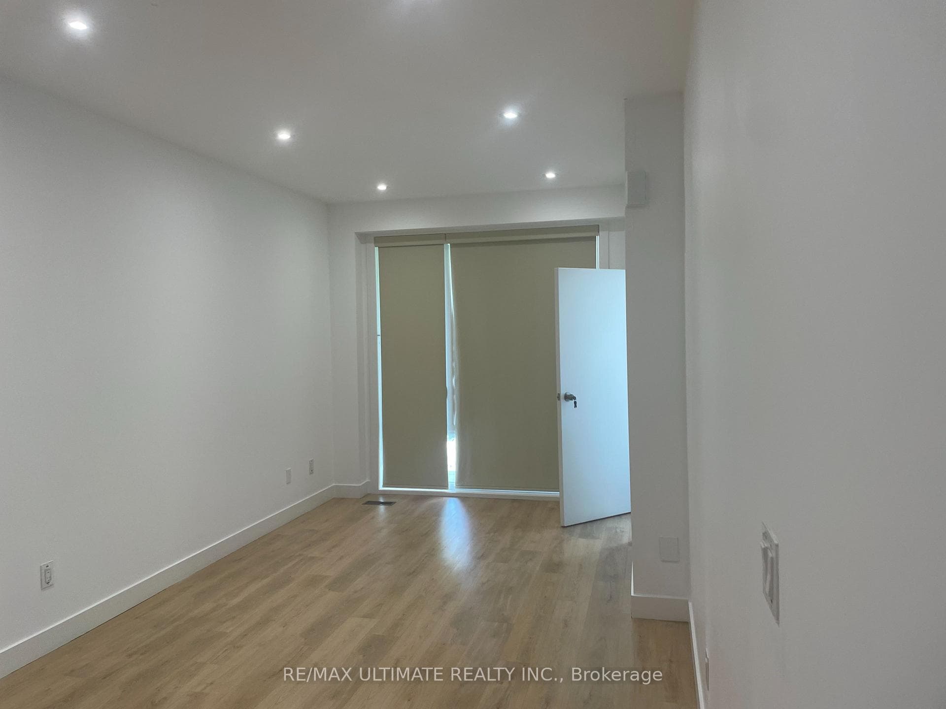 379 Mcroberts Avenue photo 4