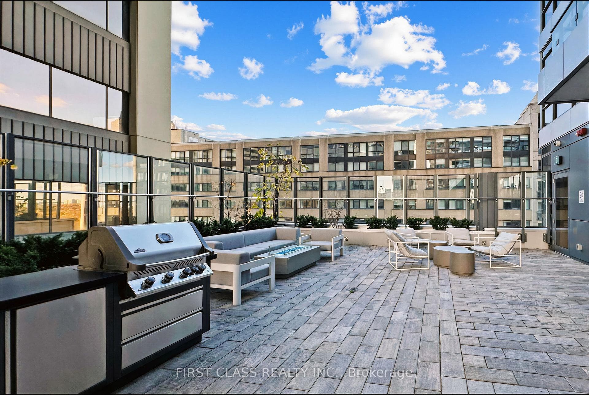 395 Bloor Street Unit 4203 photo 28