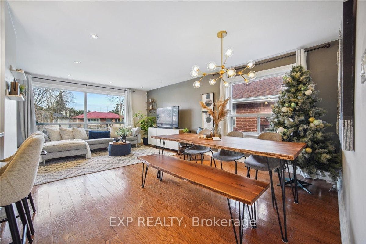 137 Kingsview Boulevard photo 14
