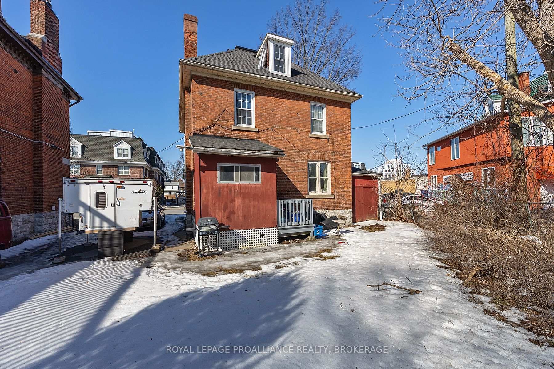 311 Alfred Street photo 5