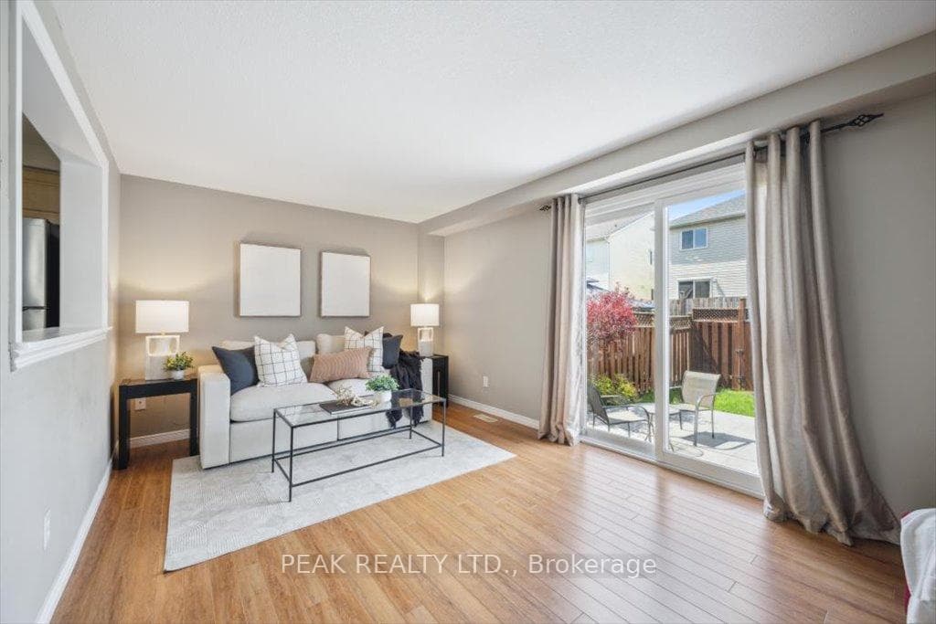 88 Foxglove Crescent photo 17