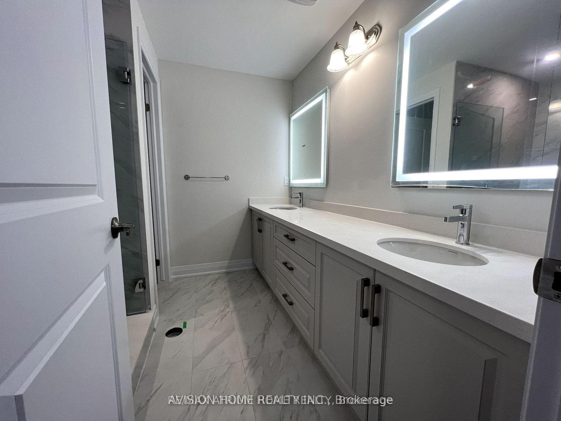 100 Clippers Crescent photo 27