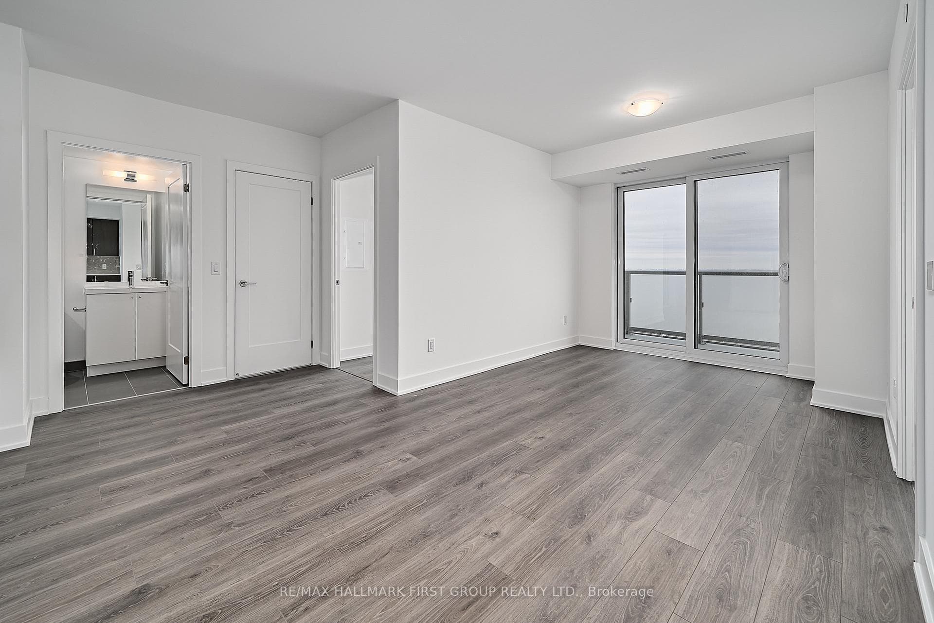 2545 Simcoe Street Unit 2708 photo 13
