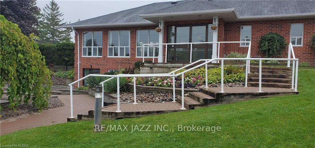 1 Heritage Way Unit 204 photo 29