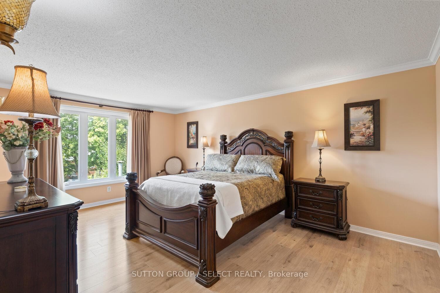 487 Jeffreybrook Close photo 18