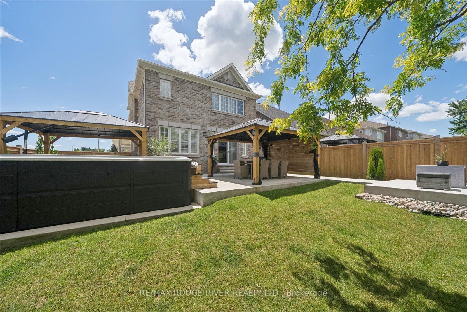 3 Burnham Court photo 33