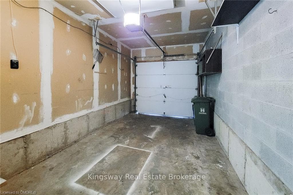 384 LIMERIDGE Road Unit 10 photo 29
