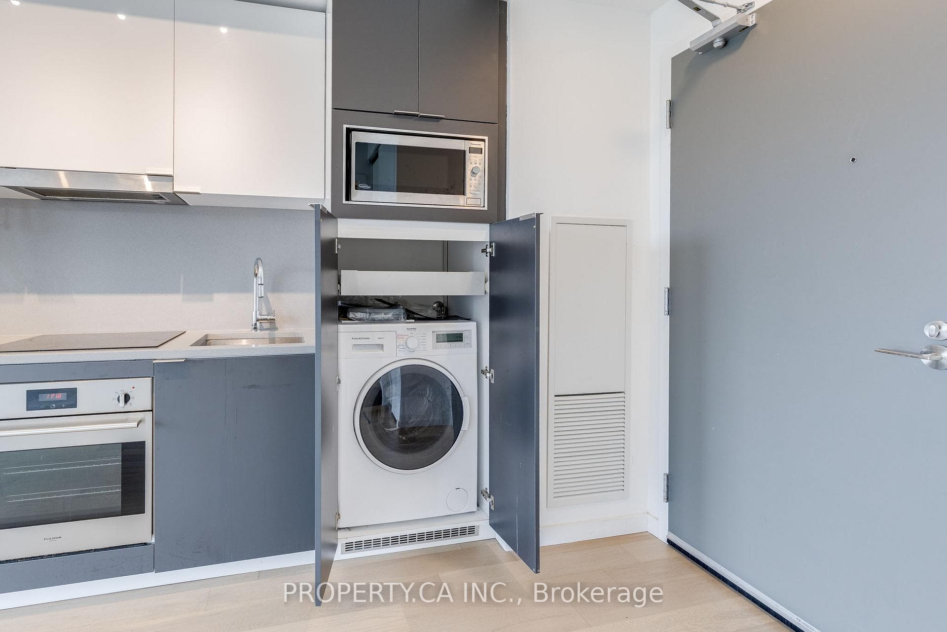 170 Bayview Avenue Unit 405 photo 16