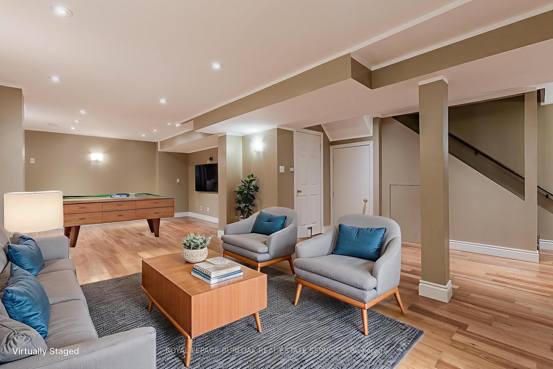 561 Phoebe Crescent photo 21