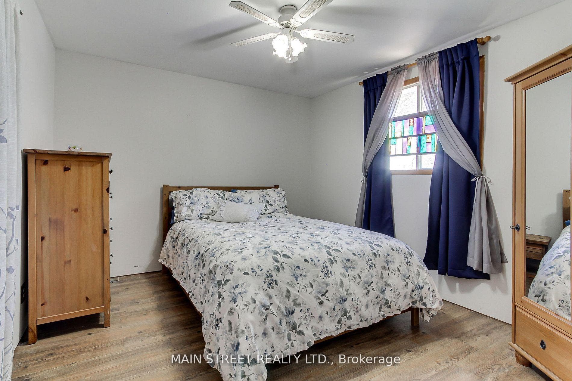 140 Zima Crescent photo 10