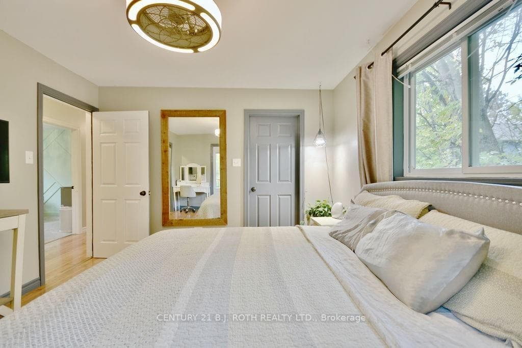 8038 PARK LANE Crescent photo 23