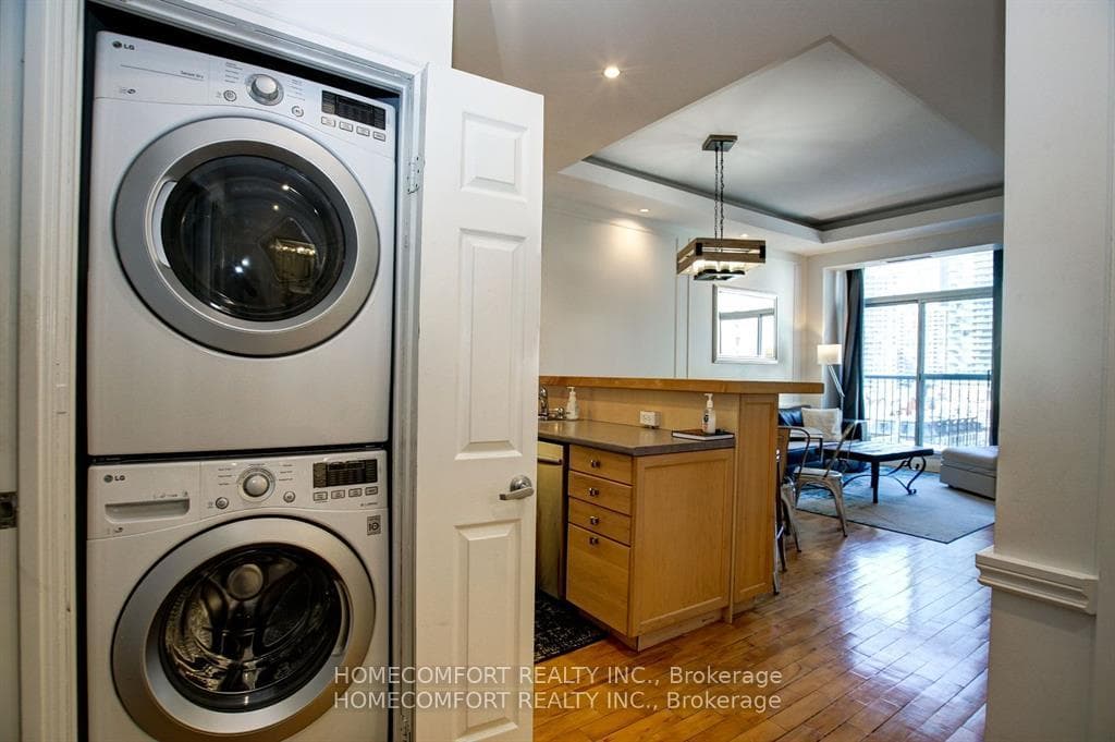 8 Wellesley Street Unit 701 photo 8