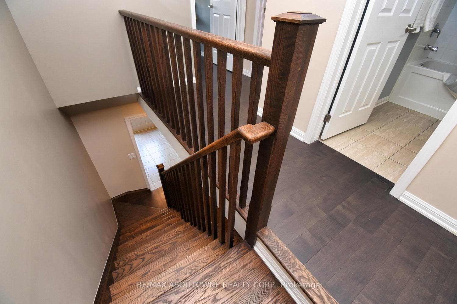 566 Pharo Point photo 21