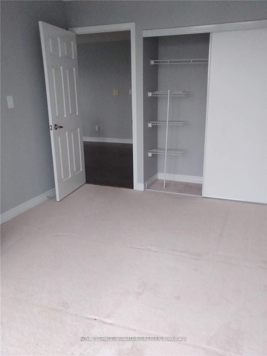 208 Enfield Place Unit 2009 photo 21