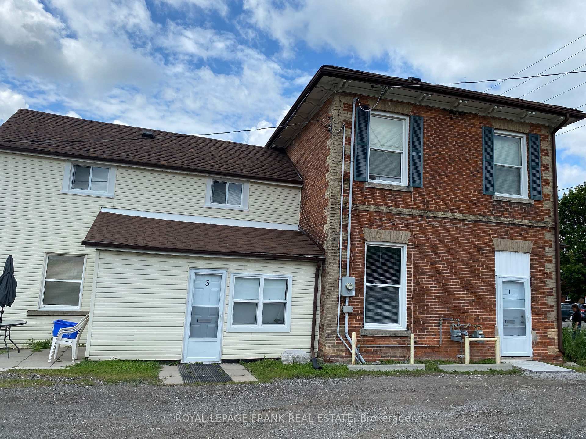 859 Dundas Street Unit 1 photo 2