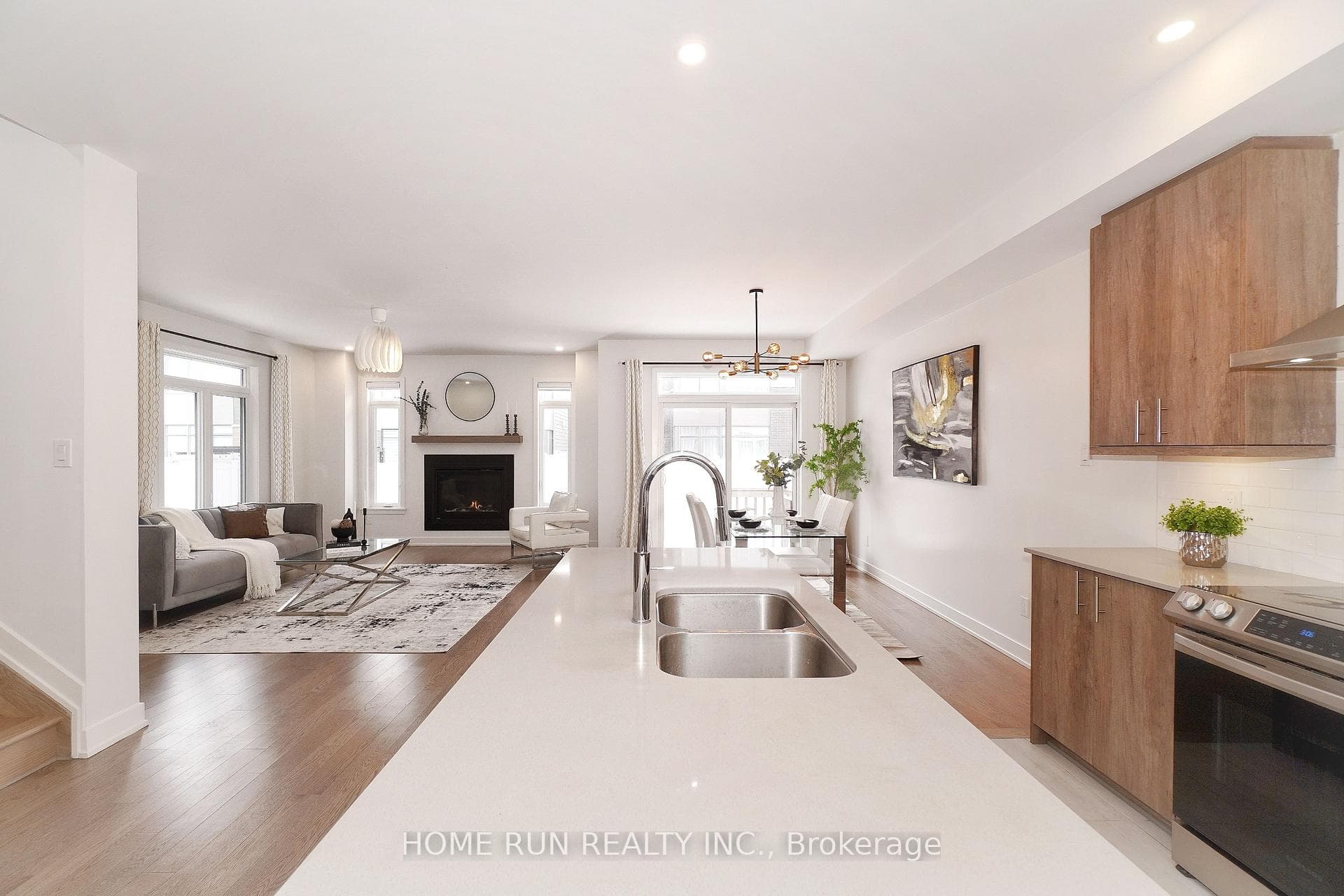 1051 HYDRANGEA Avenue photo 8
