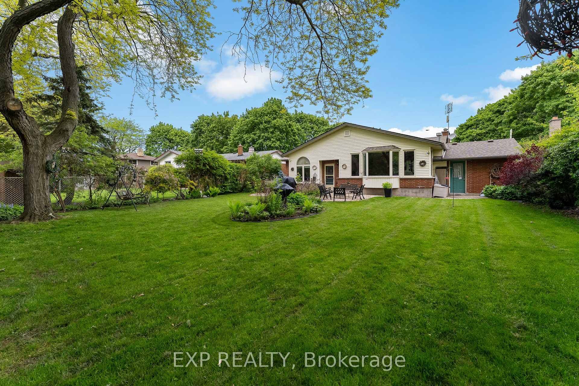 27 Mississauga Road photo 28