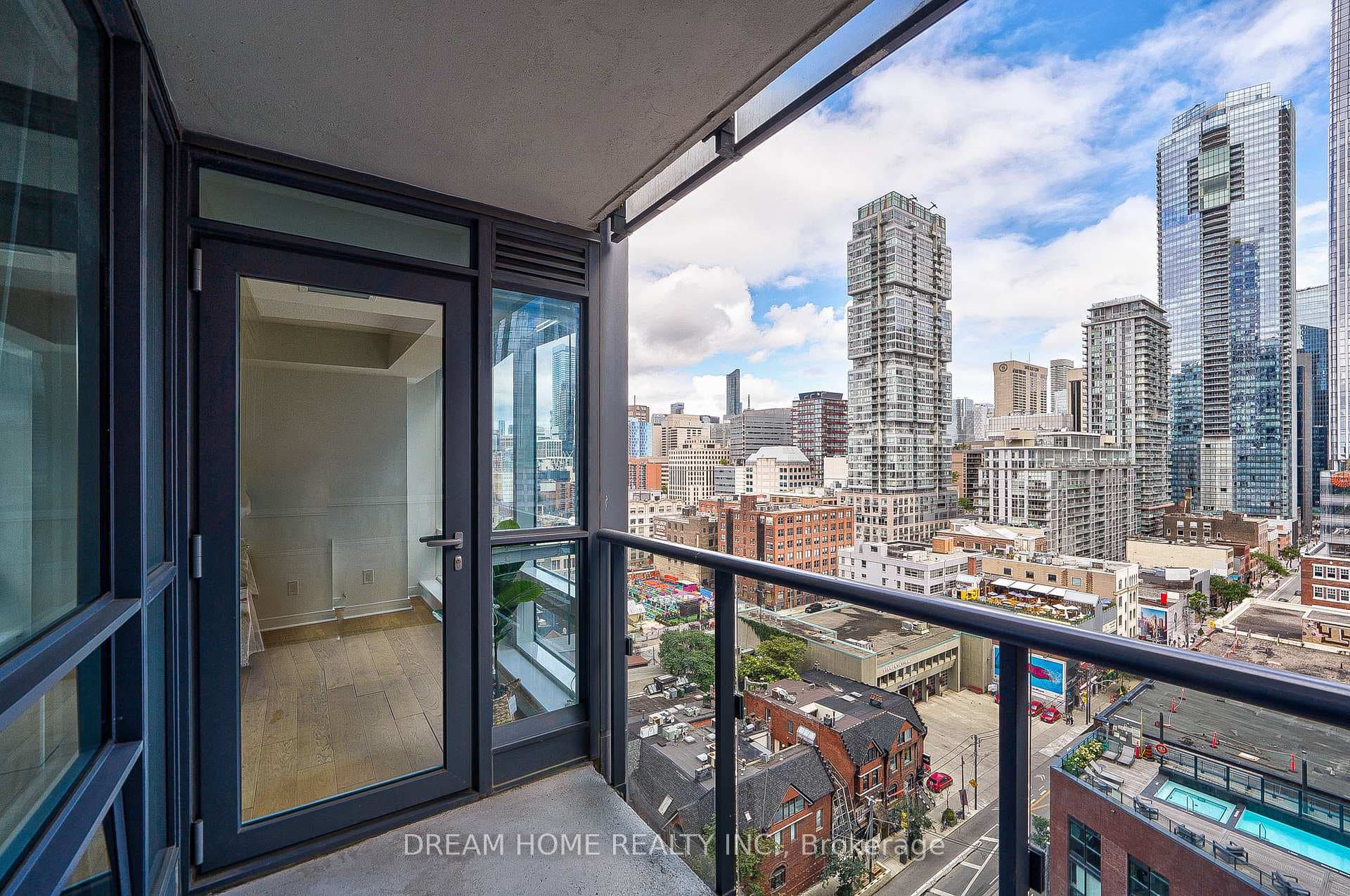 295 Adelaide Street Unit 1505 photo 10