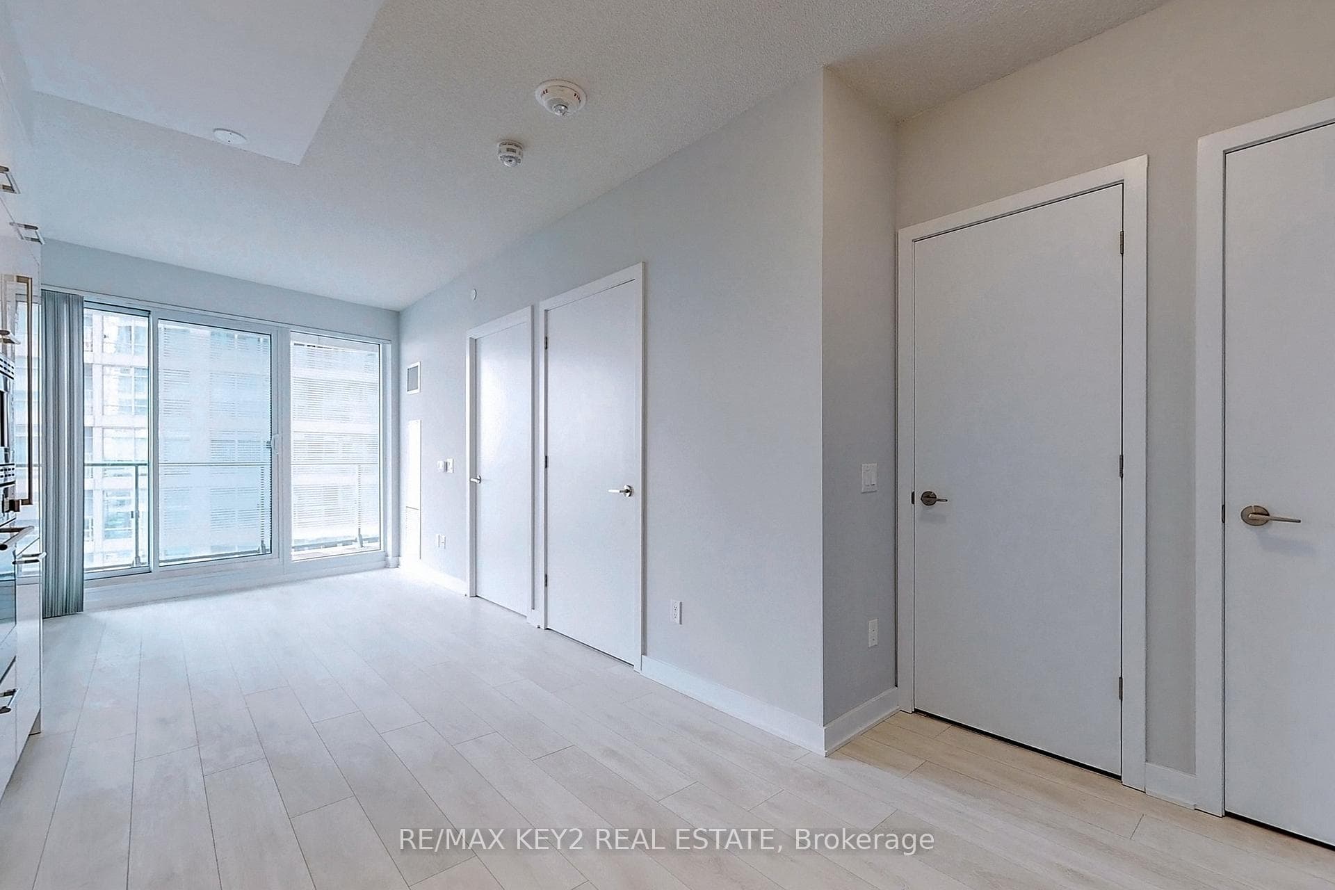 2221 Yonge Street Unit 1804 photo 4
