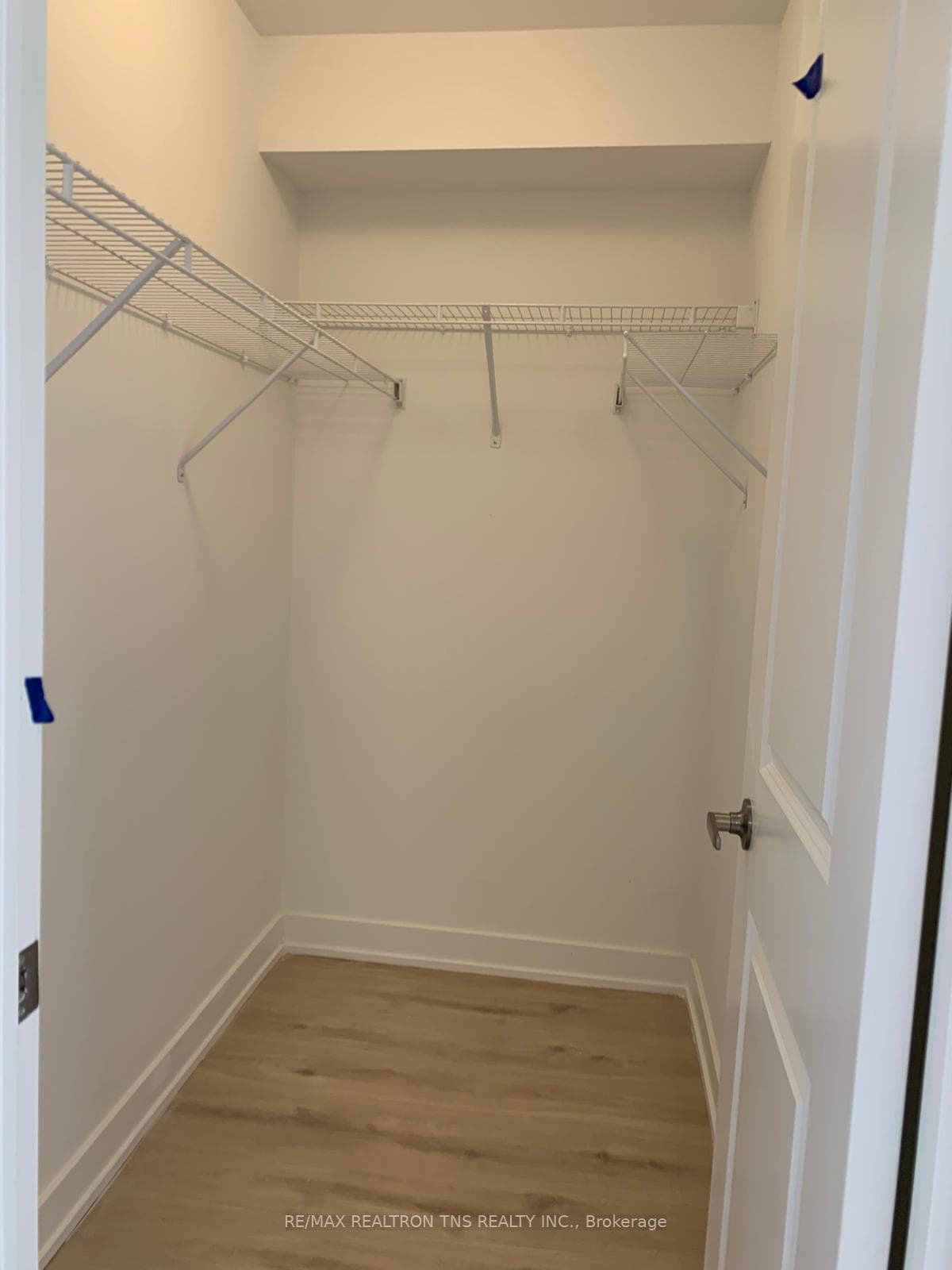 12 Baker Hill Boulevard photo 11